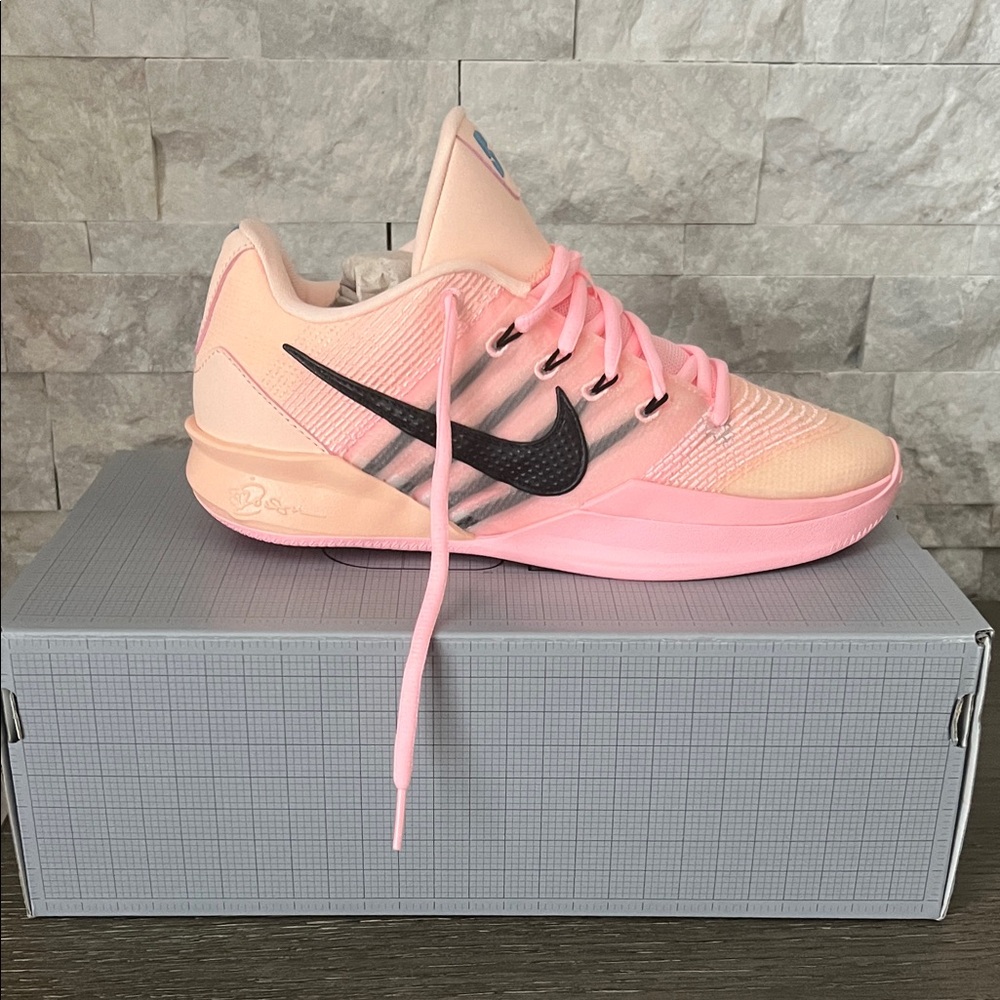 Nike Women's Light Pink Athletic Shoes

Sabrina 3 "Twin"
Basketball Shoes